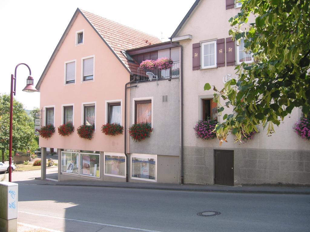 Gasthof Zum Lamm Gomadingen Εξωτερικό φωτογραφία